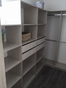 Imagen de Vestier en L